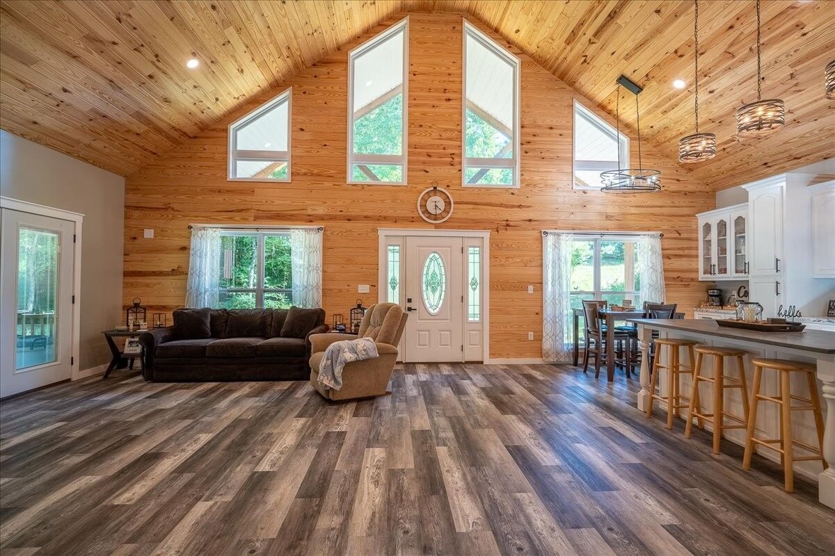 Property Photo: 4239 Shady Oak Ln TN 38463