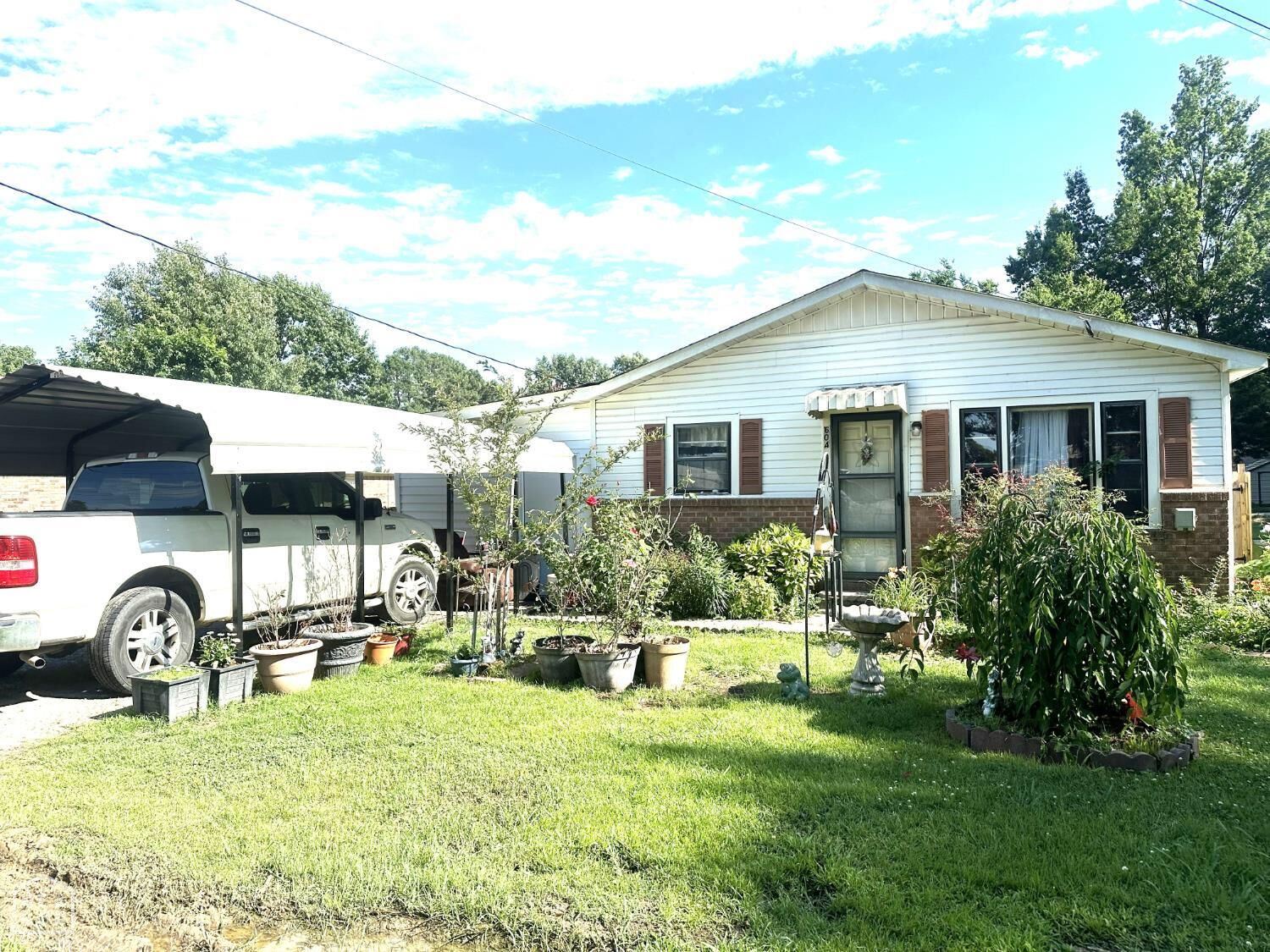 Property Photo: 604 W Baldwin Street AR 72450