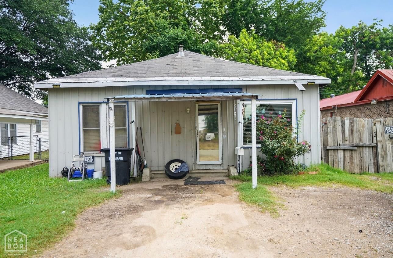 Property Photo: 542 W Main Street AR 72472