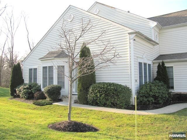 Property Photo:  85 Buckthorn  NJ 07652 
