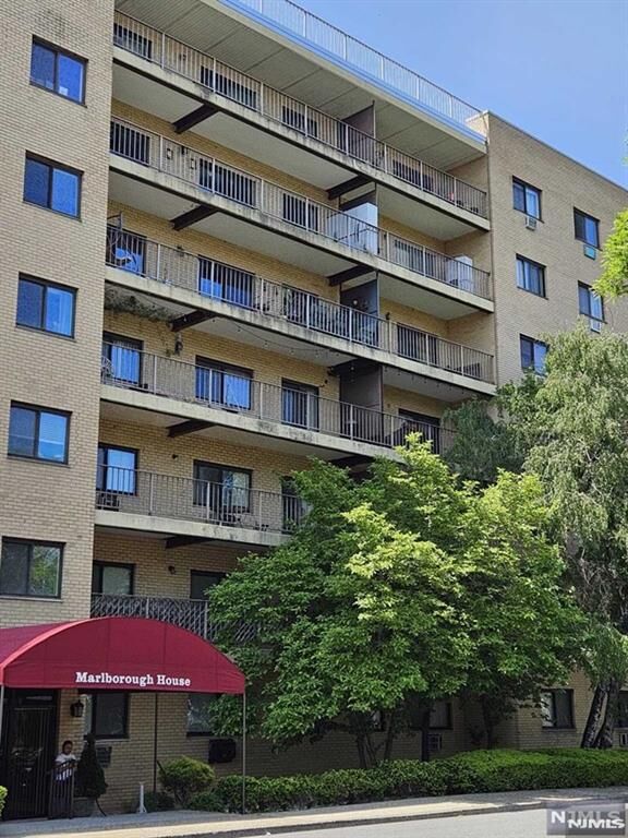 Property Photo:  44 S Main Street 6J  NJ 07644 
