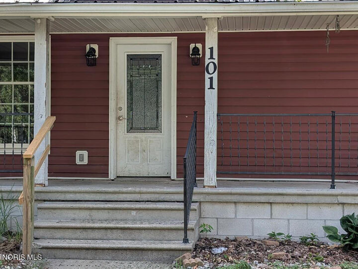 Property Photo: 101 N Church Street OH 43518