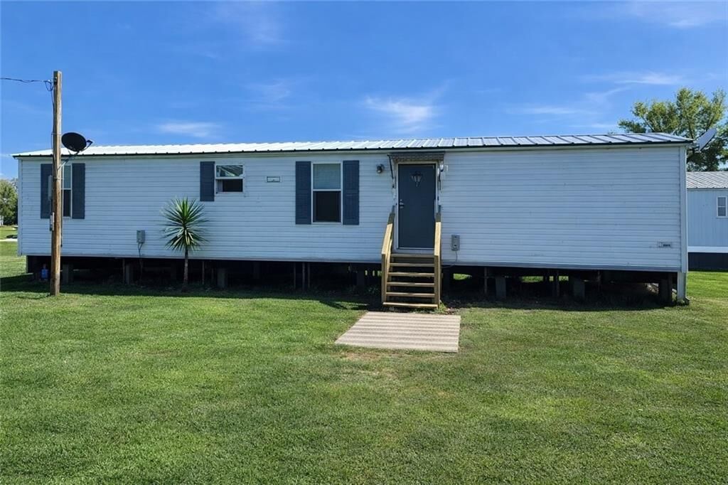 Property Photo:  187 Wildwood Drive  LA 70041 