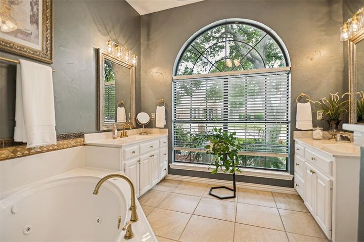 Property Photo:  902 Granview Drive  TX 75067 