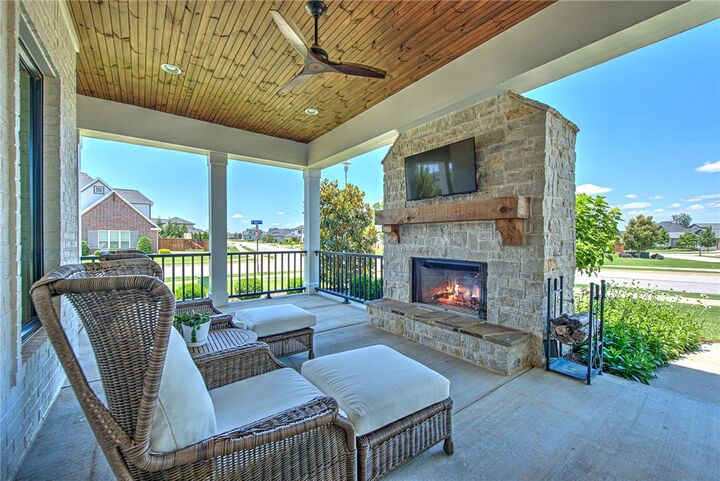 Property Photo:  4301 S 86th Street  AR 72713 