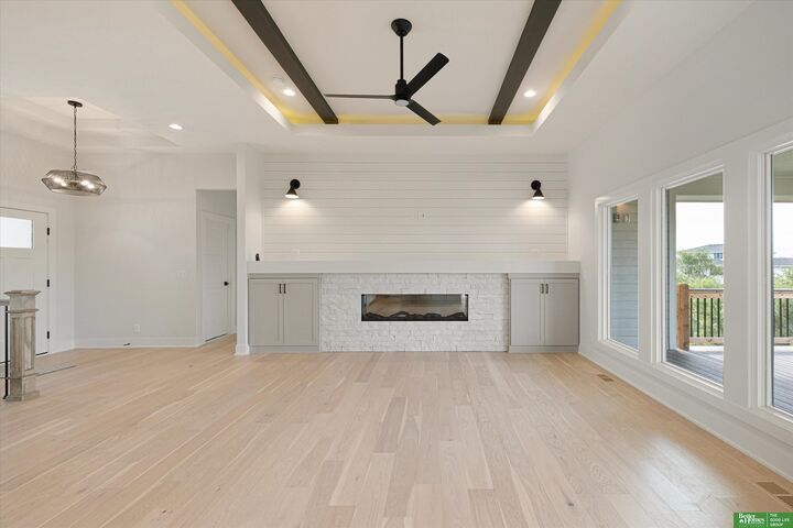 Property Photo: 10019 Prospect Street NE 68046