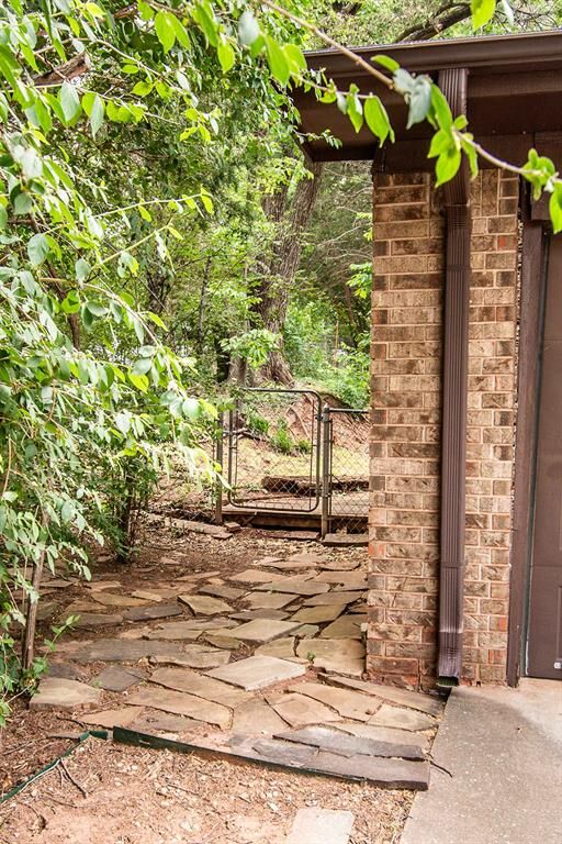 Property Photo: 123 N Grandview Street OK 74075