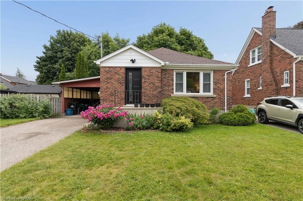 Property Photo:  209 Bedford Road  ON N2G 3A5 