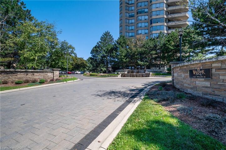Property Photo:  6 Willow Street 1807  ON N2J 4S3 