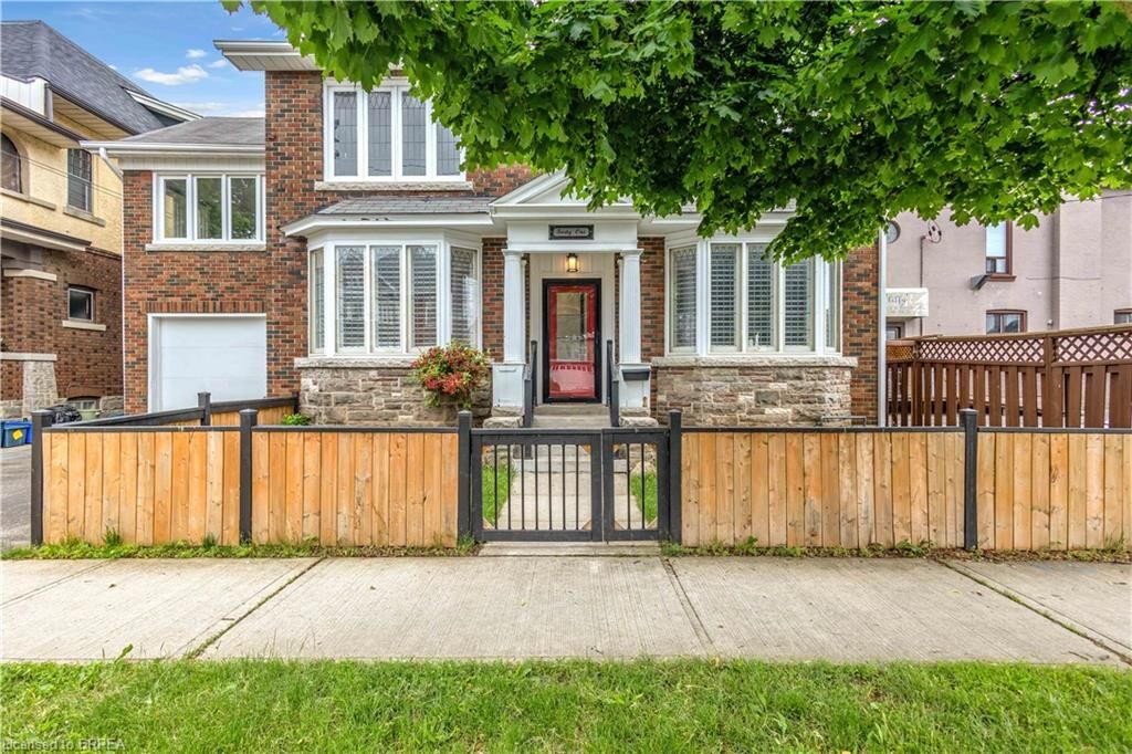 Property Photo:  41 Waterloo Street  ON N3T 3R6 
