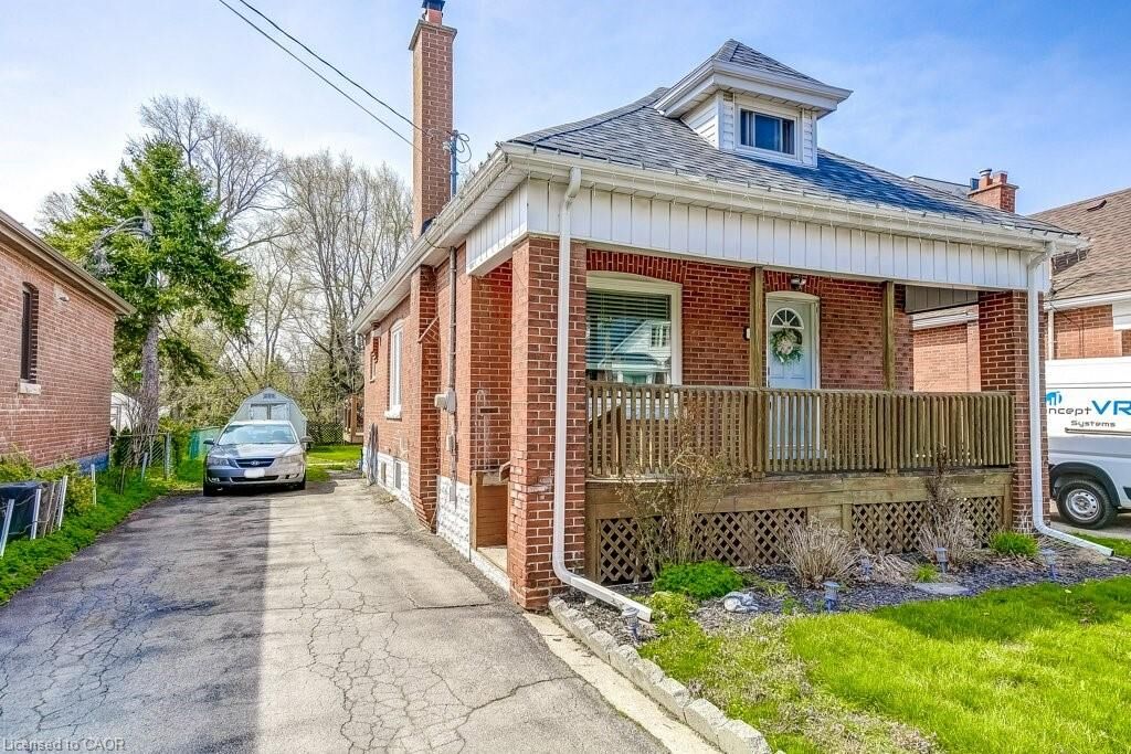 Property Photo:  30 East 15th Street  ON L9A 4E7 
