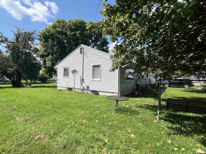 Property Photo:  601 East Street  IL 61466 