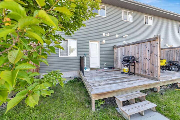 Property Photo: 3390 72 Avenue 9 AB T9V 3S5