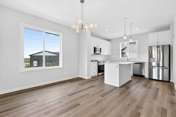 Property Photo: 6 Hotchkiss Parade SE AB T3S 0X5