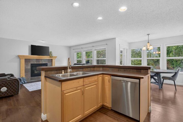 Property Photo: 29 Sunset Close AB T4C 0B3