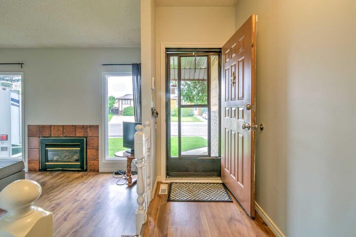 Property Photo:  84 Erminedale Boulevard N  AB T1H 5Y3 