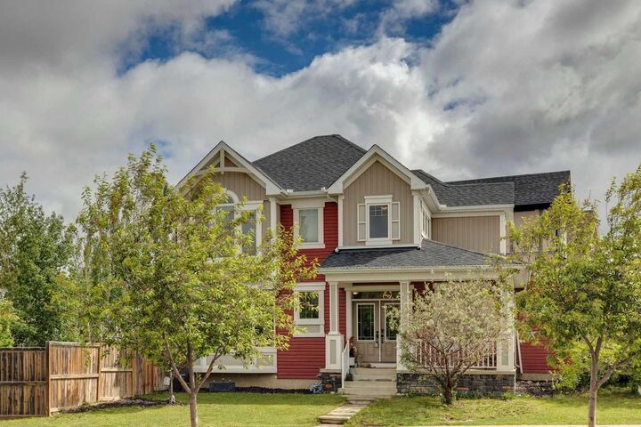 Property Photo: 1200 Windhaven Close SW AB T4B 0P4