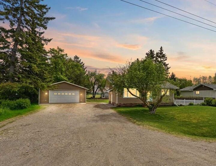 Property Photo:  223 20 Street  AB T4G 0K8 