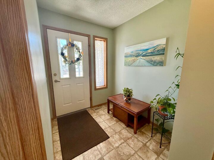 Property Photo:  408 Freeman Way NW  AB T1V 1R2 