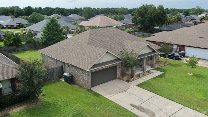 Property Photo:  7421 Deck Ln  FL 32526 