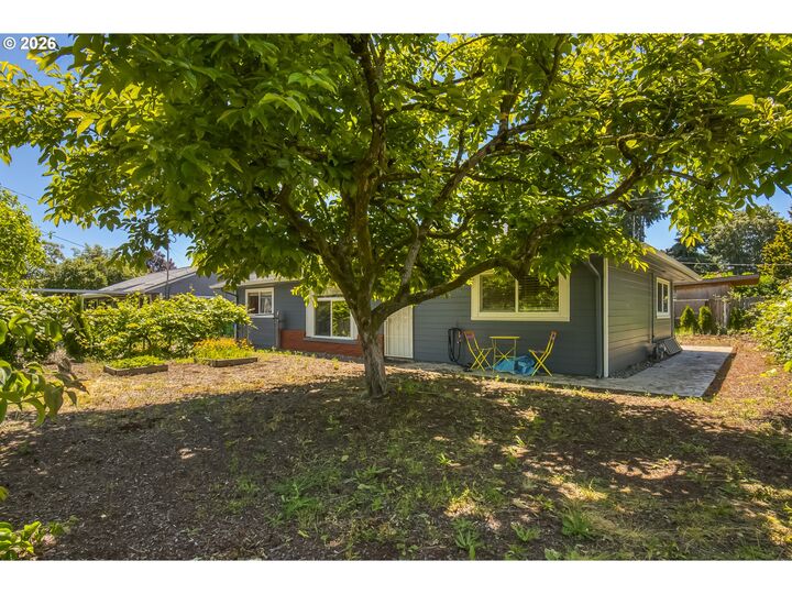 Property Photo:  2523 NE 111th Ave  OR 97220 