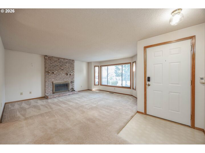Property Photo: 11020 NE Prescott St OR 97220