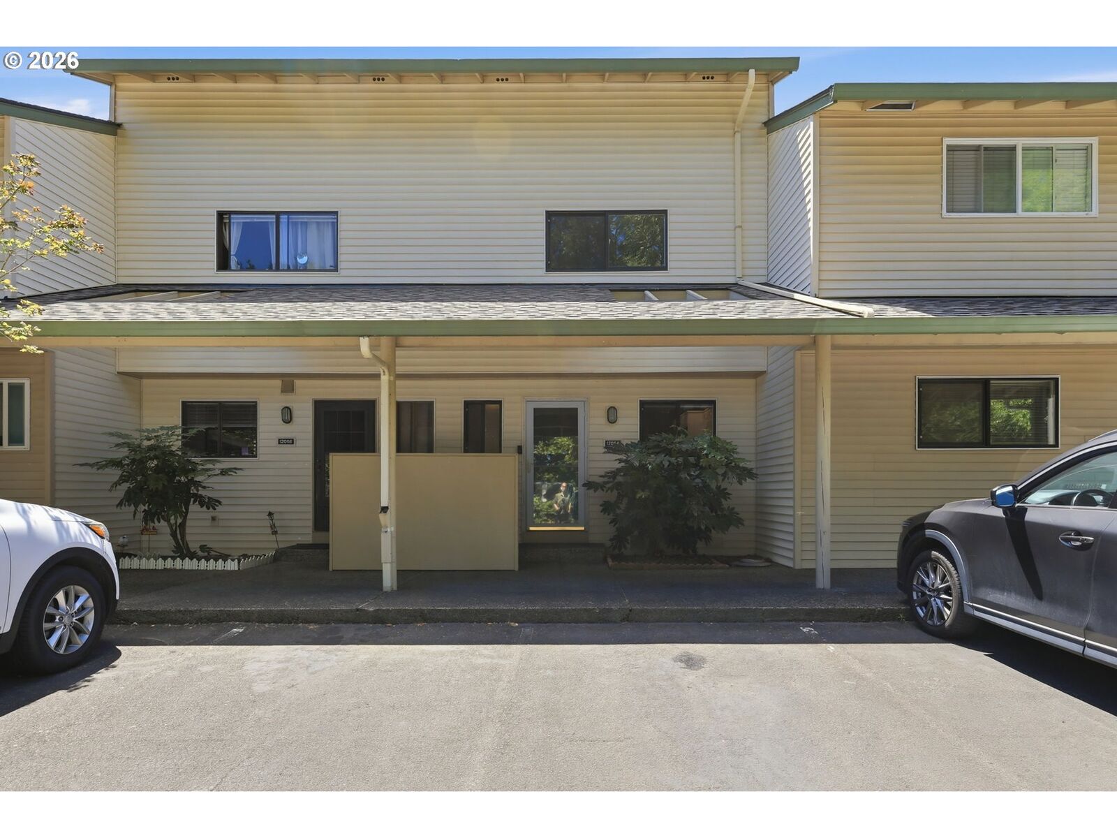 Property Photo:  12054 N Jantzen Beach Ave  OR 97217 