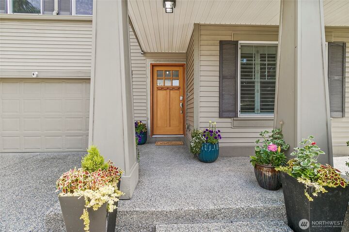 Property Photo: 24106 236 Avenue SE WA 98038