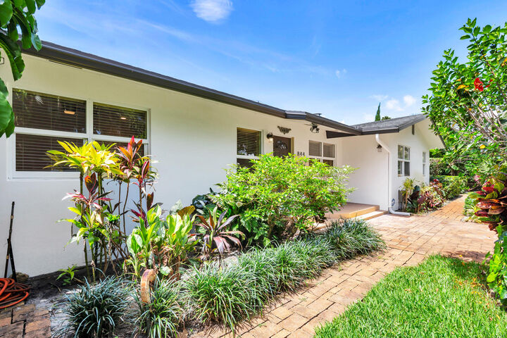 Property Photo:  844 Avon Road  FL 33401 
