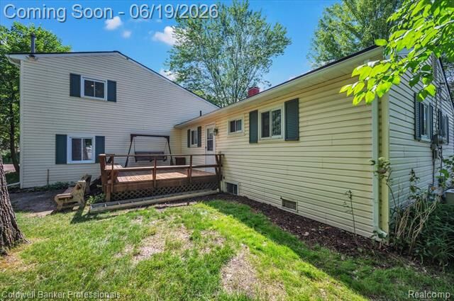 Property Photo:  470 Oak Grove Drive  MI 48362 