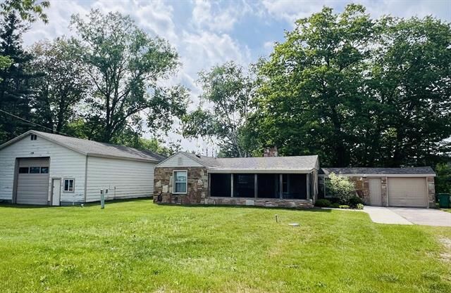 Property Photo:  3325 N US-23 N  MI 48750 