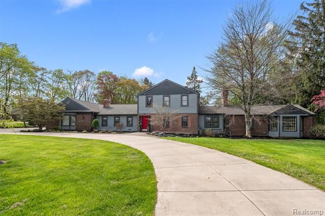 Property Photo: 3937 Englewood Court MI 48323