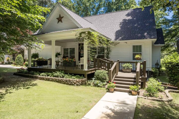 Property Photo: 6870 Co Rd 437 AL 35057