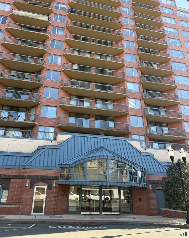 Property Photo:  25 Forest Street 7F  CT 06901 