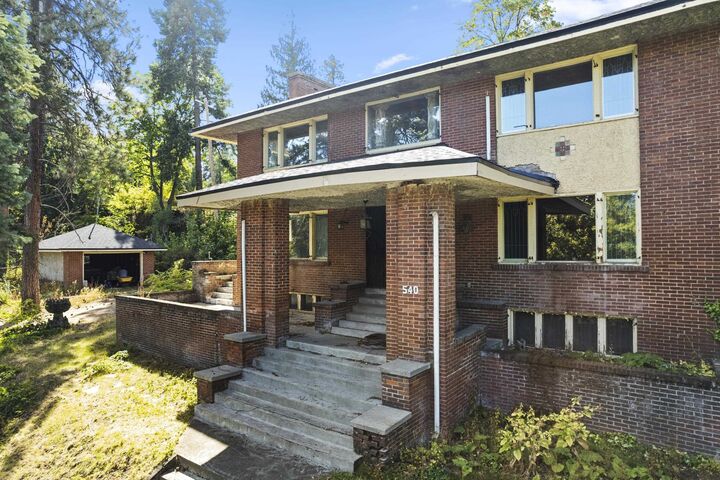 Property Photo: 540 E Rockwood Blvd WA 99202