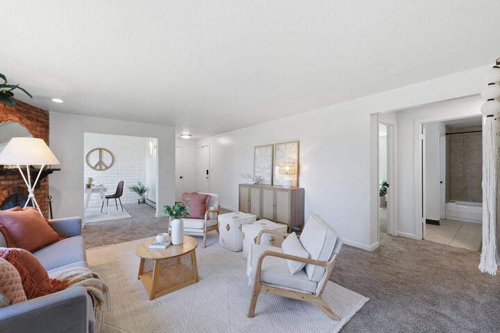 Property Photo:  1716 N Pettet Dr 11  WA 99205 