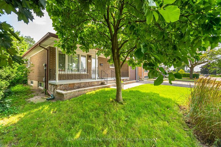 Property Photo: 21 Jersey Avenue ON L6W 1L5
