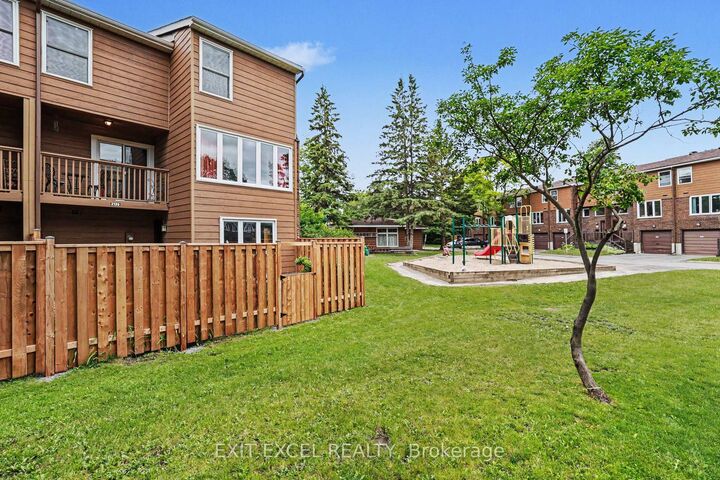 Property Photo: 2139 Eric Crescent 47 ON K1B 4P5