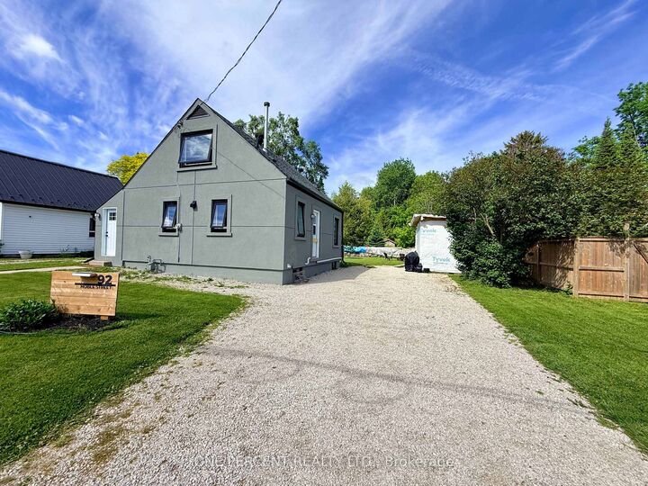 Property Photo: 92 Noble Street S ON N4L 1M8