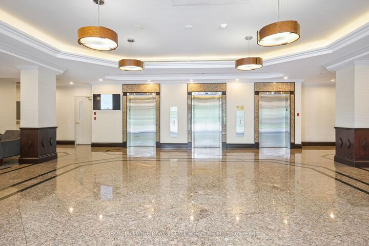 Property Photo: 2155 Burnhamthorpe Road 1211 ON L5L 5P4