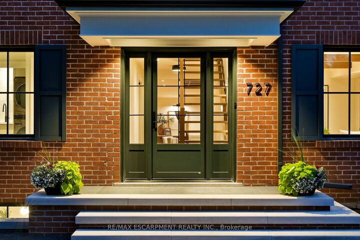 Property Photo: 727 King Road ON L7T 3K5