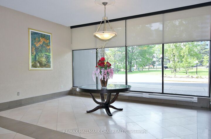 Property Photo: 1455 Lawrence Avenue W 1707 ON M6L 1B1