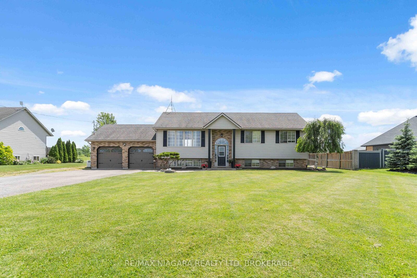 Property Photo: 661 Carl Road ON L0S 1K0