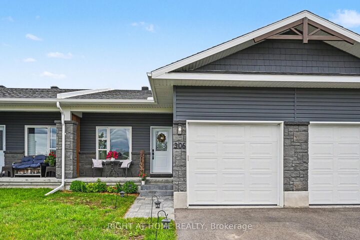 306 Forestview Crescent — photo 1
