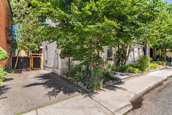 Property Photo: 18 Pearl Street S ON L8P 3W5