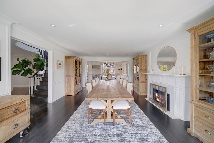 Property Photo:  52 Courtsfield Crescent  ON M9A 4S9 