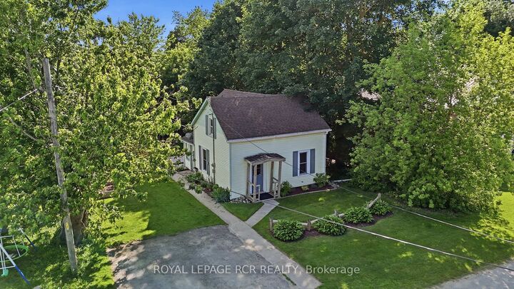 Property Photo: 170 Edward Street ON N0G 1A0