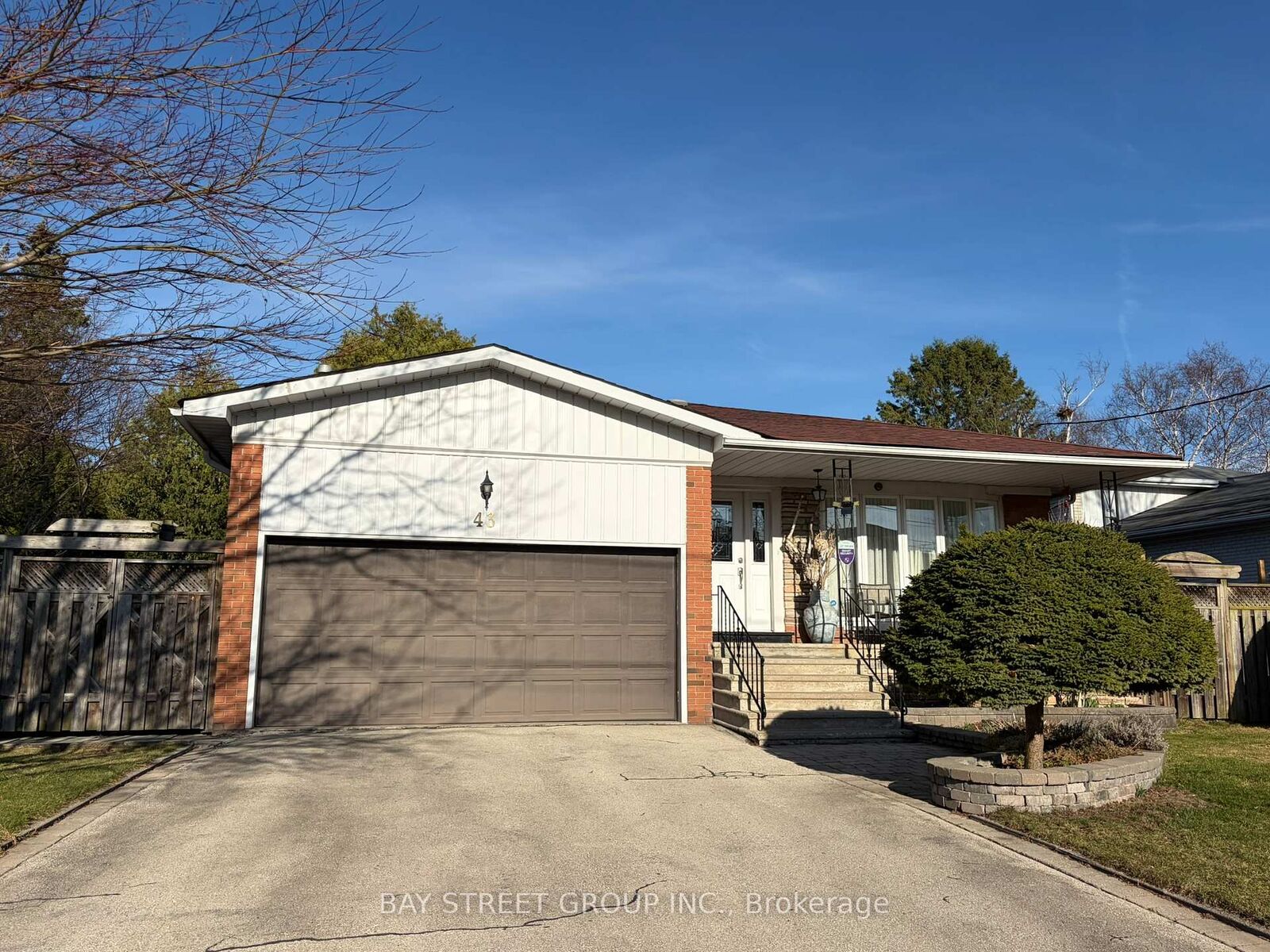 Property Photo: 43 Appian Drive ON M2J 2P8