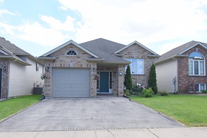 334 St Lawrence Drive — photo 1