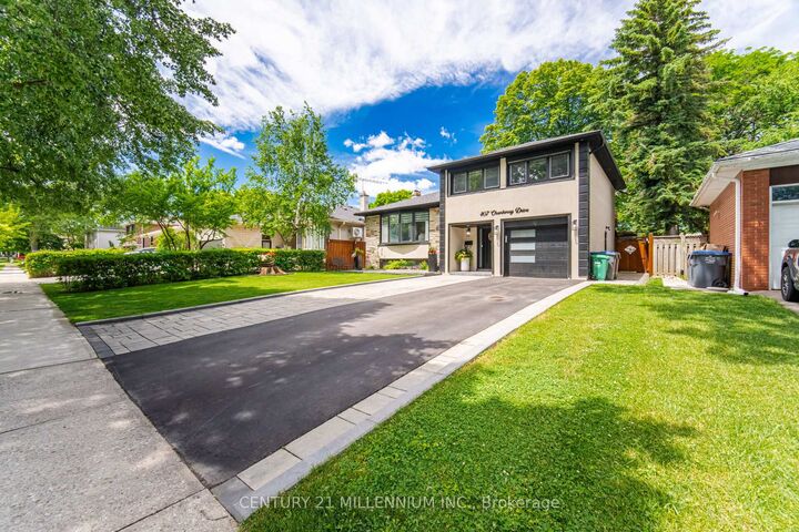 Property Photo:  407 Chantenay Drive  ON L5A 1E9 